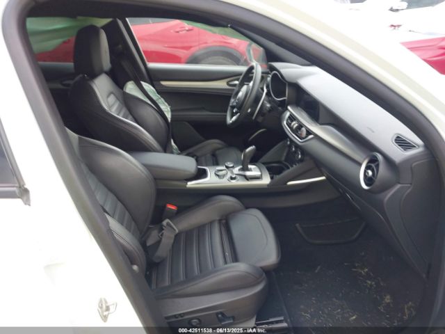 2021 ALFA ROMEO STELVIO ZASPAKBNXM7D15750 Photo 4