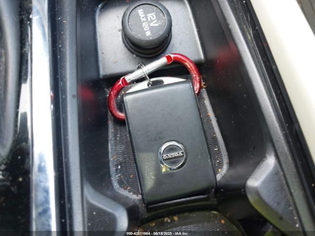 2016 VOLVO XC90 YV4A22PKXG1069975 Photo 10