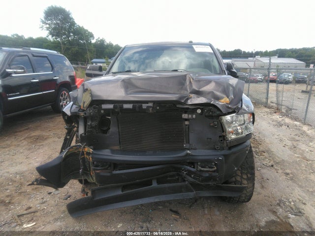 42511733 :رقم المزاد ، 3C6UR5CL0FG708948 vin ، 2015 Ram 2500 Tradesman مزاد بيع