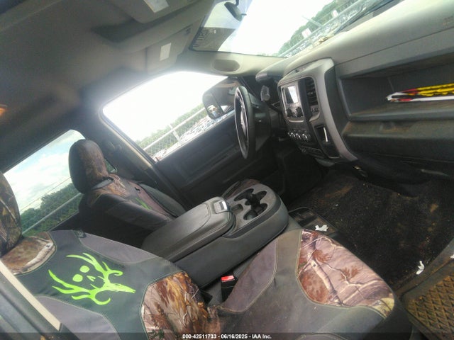 42511733 :رقم المزاد ، 3C6UR5CL0FG708948 vin ، 2015 Ram 2500 Tradesman مزاد بيع