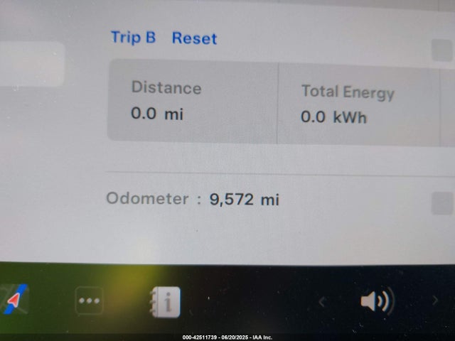 7SAYGDEE8RA288584 Tesla 2024
