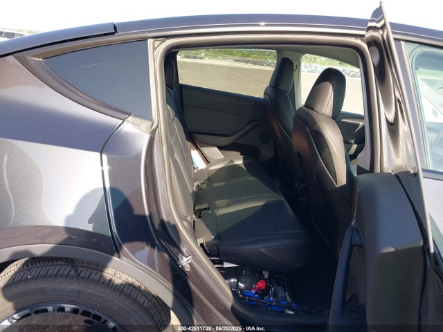 7SAYGDEE8RA288584 Tesla 2024