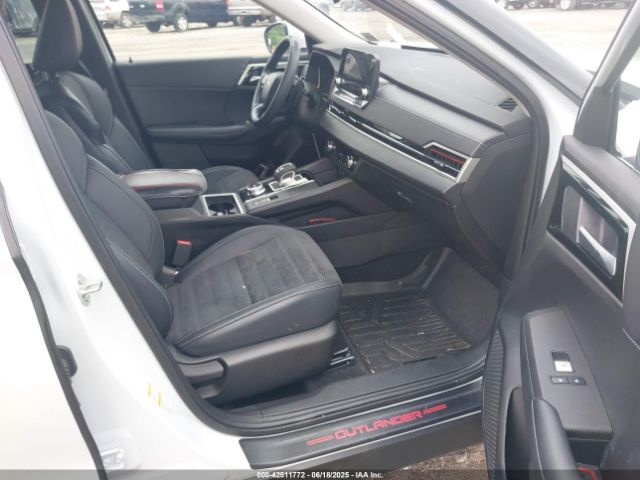 2023 MITSUBISHI OUTLANDER JA4J4UA89PZ051369 Photo 4