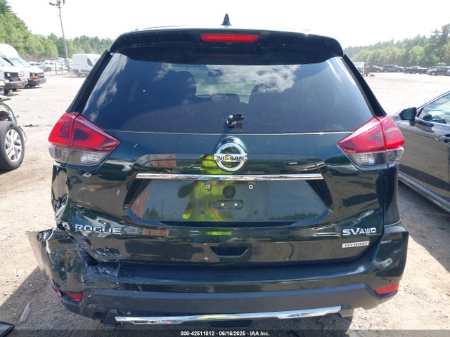 5N1ET2MV0JC821674 Nissan Rogue
