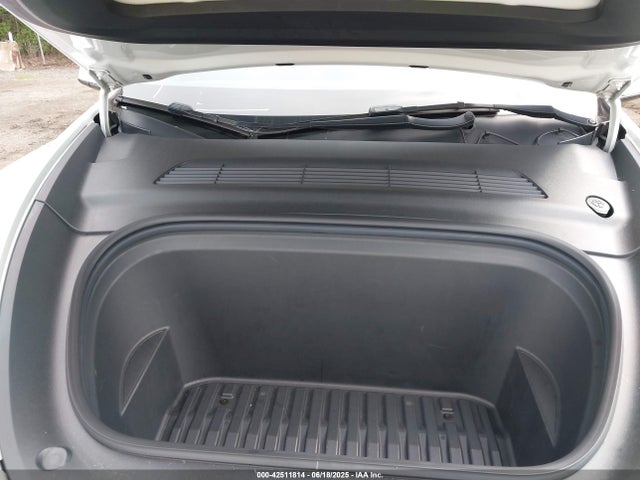 2021 TESLA MODEL Y 5YJYGDEE1MF302060 Photo 9