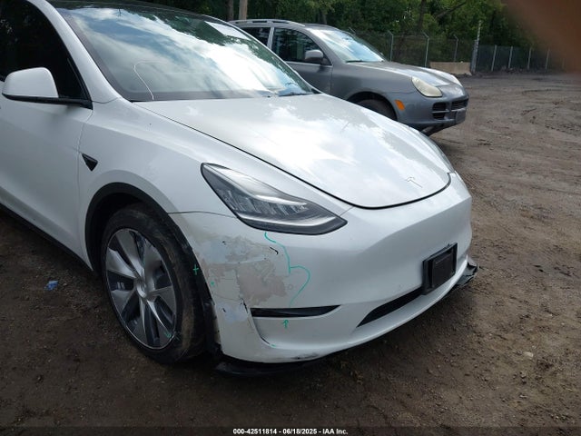 2021 TESLA MODEL Y 5YJYGDEE1MF302060 Photo 5