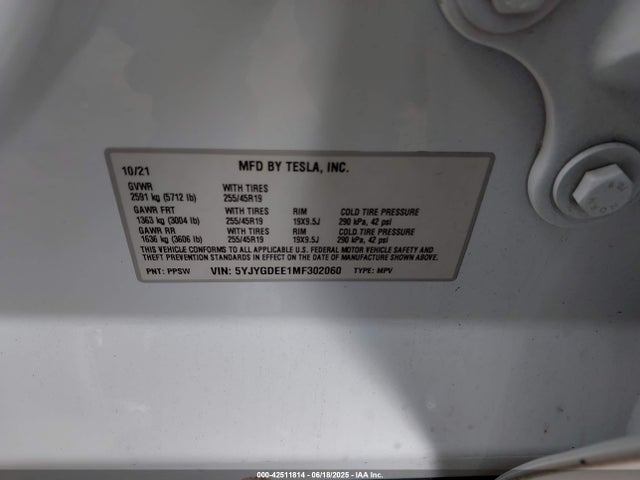 2021 TESLA MODEL Y 5YJYGDEE1MF302060 Photo 8