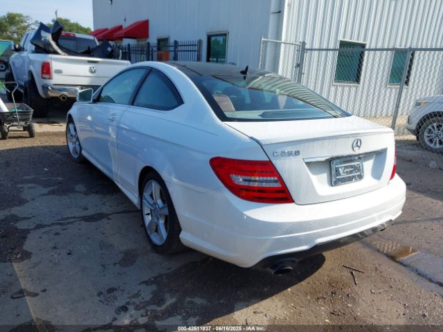2014 MERCEDES-BENZ C 250 WDDGJ4HB2EG292411 Photo 2