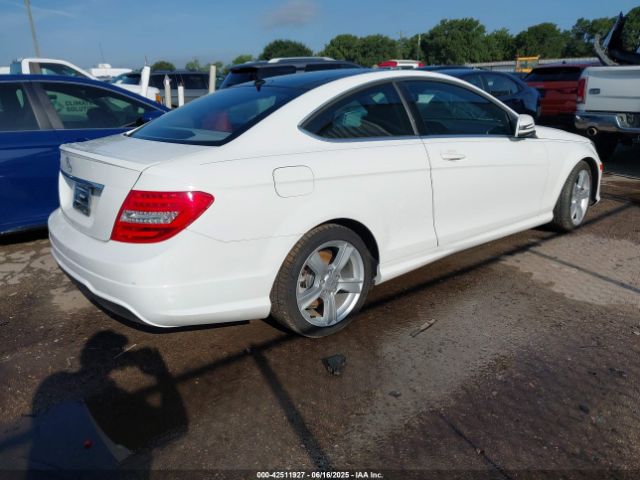 2014 MERCEDES-BENZ C 250 WDDGJ4HB2EG292411 Photo 3
