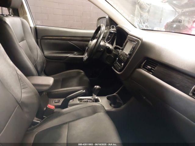 2016 MITSUBISHI OUTLANDER JA4AZ3A38GZ036751 Photo 4