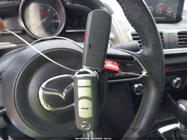 2018 MAZDA MAZDA3 3MZBN1W33JM190843 Photo 10