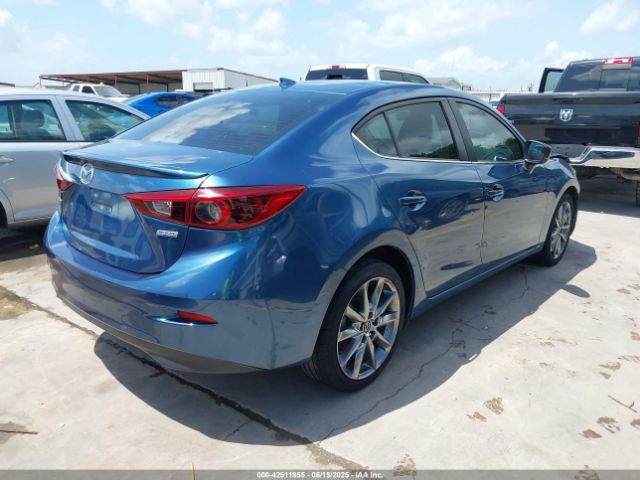 2018 MAZDA MAZDA3 3MZBN1W33JM190843 Photo 3
