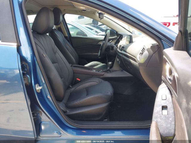2018 MAZDA MAZDA3 3MZBN1W33JM190843 Photo 4