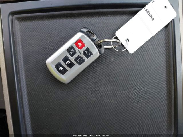 2017 TOYOTA SIENNA 5TDDZ3DCXHS168606 Photo 10