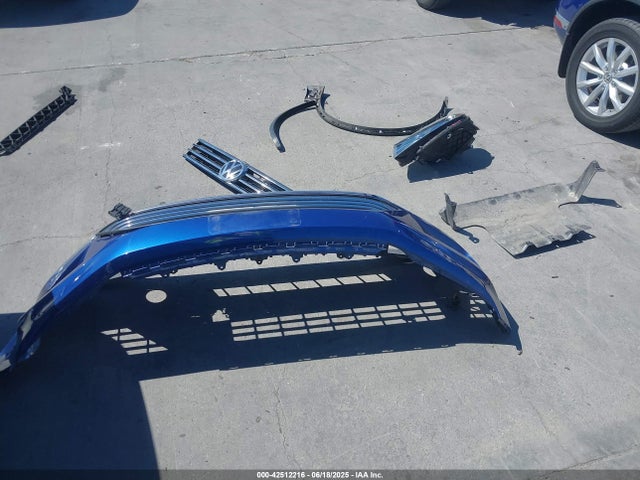 WVGEF9BP1GD012630 Volkswagen 2016