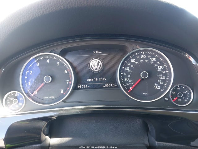 WVGEF9BP1GD012630 Volkswagen 2016