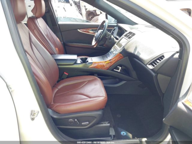 2019 LINCOLN NAUTILUS 2LMPJ8L9XKBL41458 Photo 4
