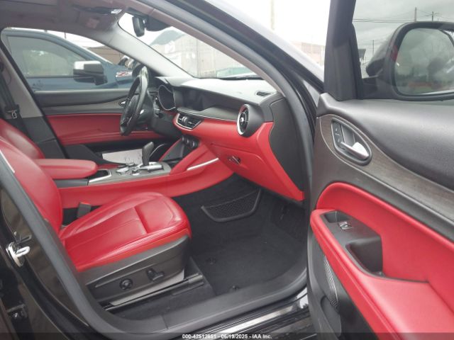 2021 ALFA ROMEO STELVIO ZASPAKBN4M7D13072 Photo 4