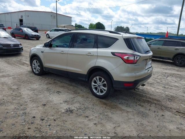 2017 FORD ESCAPE 1FMCU0GD7HUC42813 Photo 2