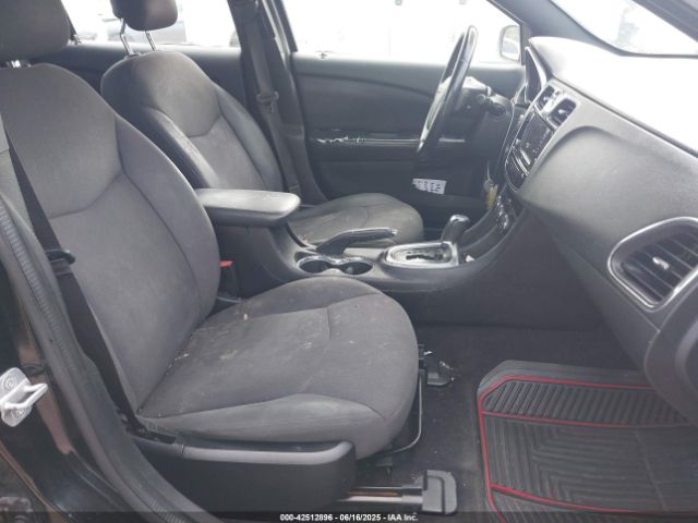 2014 CHRYSLER 200 1C3CCBBB0EN107613 Photo 4