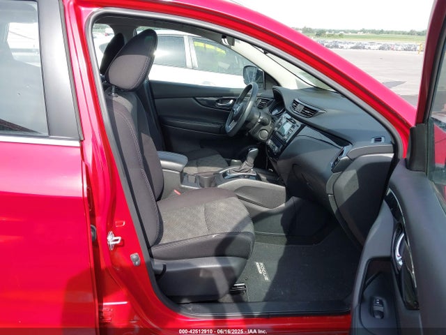 JN1BJ1CR5HW125996 Nissan 2017