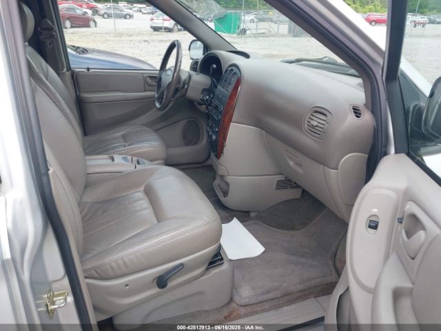 2002 CHRYSLER TOWN & COUNTRY 2C4GP74L52R717008 Photo 4