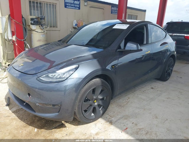 2023 TESLA MODEL Y 7SAYGDEE7PA037763 Photo 1