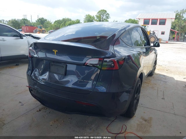2023 TESLA MODEL Y 7SAYGDEE7PA037763 Photo 3