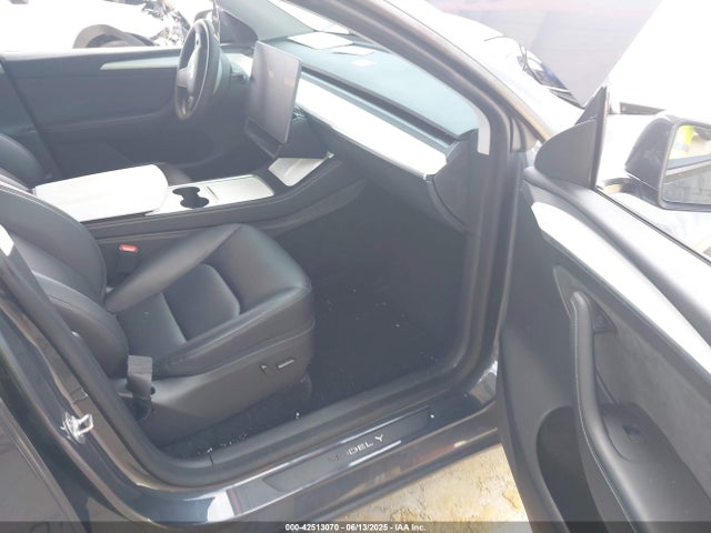 2023 TESLA MODEL Y 7SAYGDEE7PA037763 Photo 4