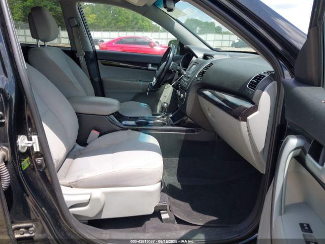 5XYKT3A62FG602647 KIA SORENTO LX