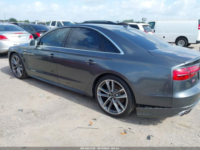 2016 AUDI S8 WUAJ5AFD4GN900129 Photo 2