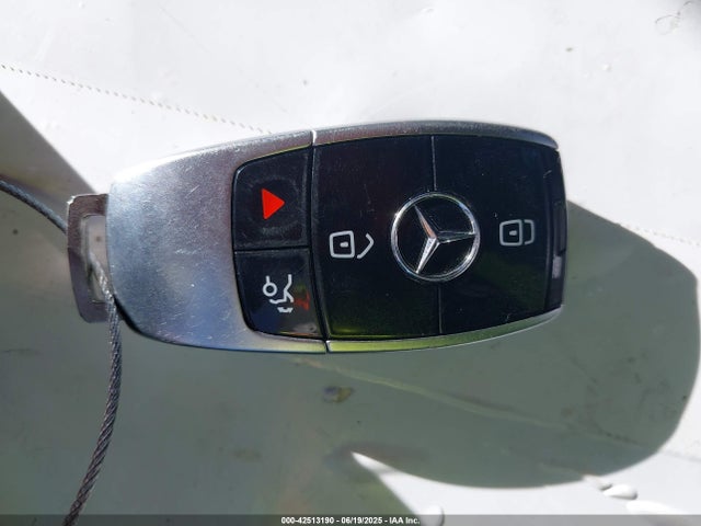 WDDZF6JB1KA516122 Mercedes-Benz m276