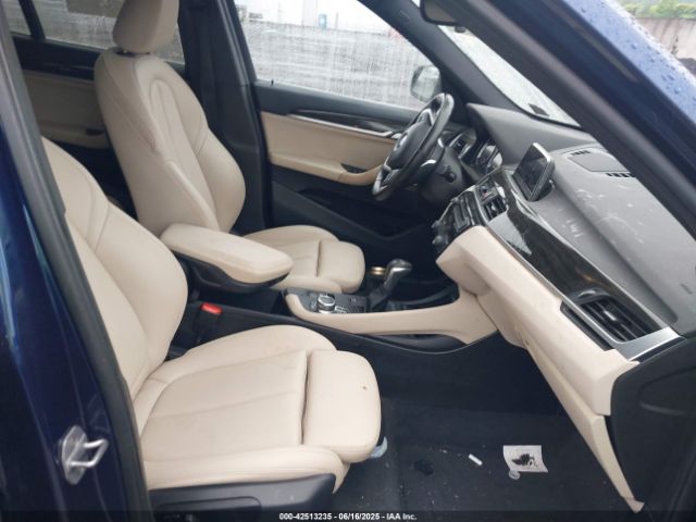 2018 BMW X1 WBXHT3C32J5L33213 Photo 4