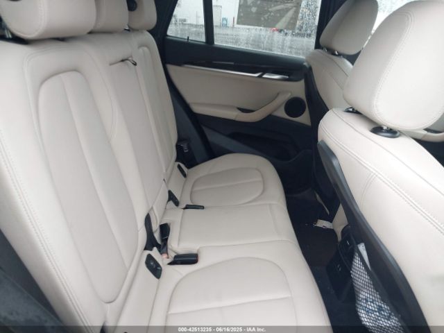 2018 BMW X1 WBXHT3C32J5L33213 Photo 7