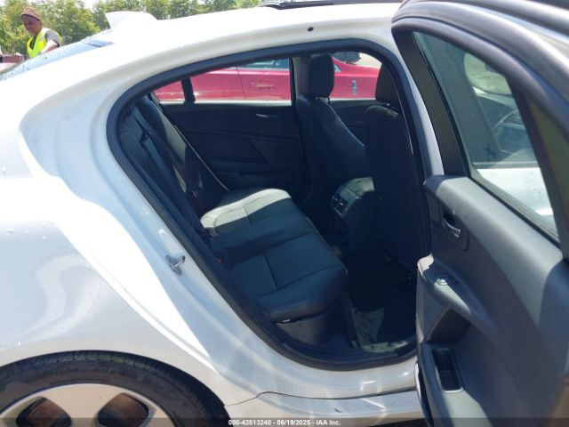 2018 JAGUAR XE SAJAR4FX8JCP38409 Photo 7