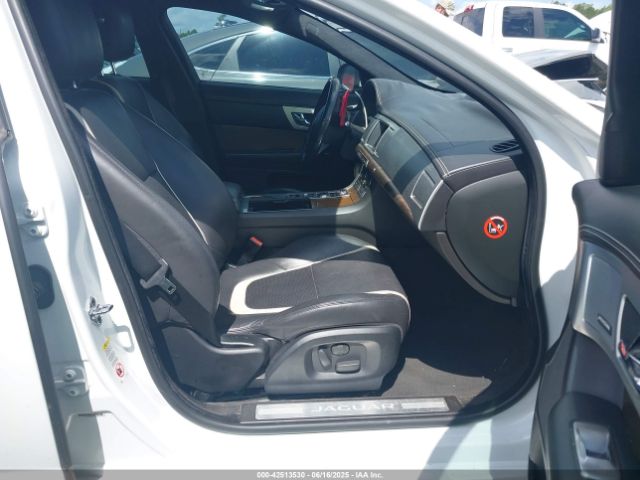 2015 JAGUAR XF SAJWA0F79F8U64380 Photo 4