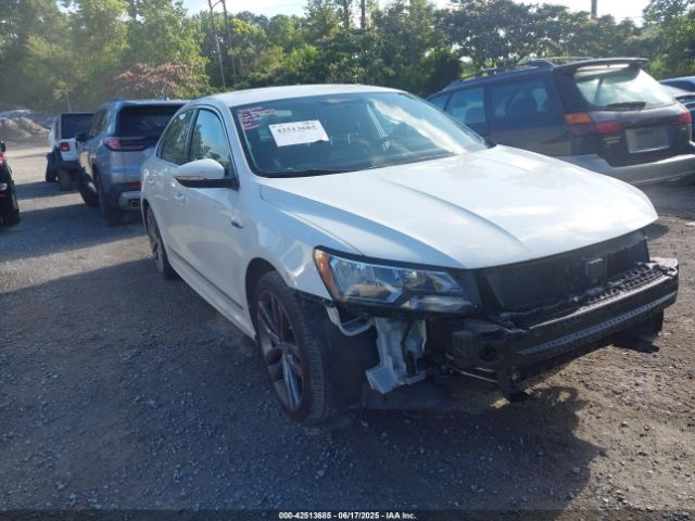 2017 VOLKSWAGEN PASSAT 1VWDT7A32HC005492