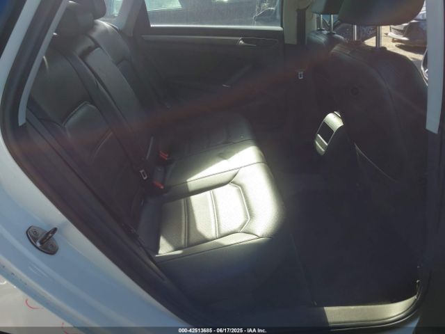 2017 VOLKSWAGEN PASSAT 1VWDT7A32HC005492 Photo 7