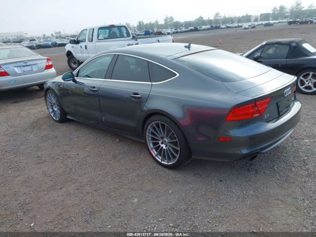 2013 AUDI A7 WAU2GAFC7DN131170 Photo 2