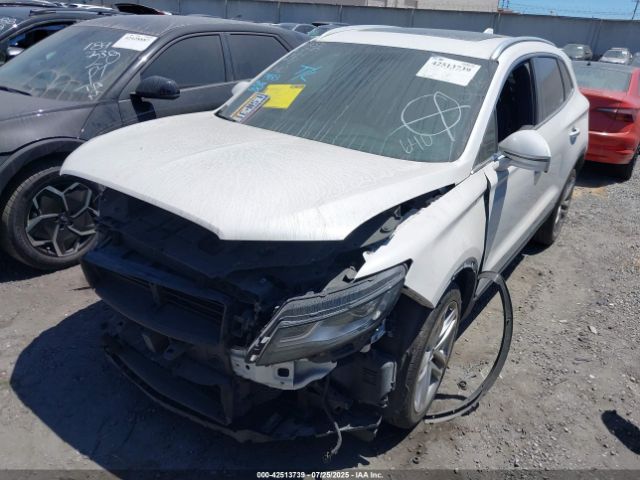 2019 LINCOLN MKC 5LMCJ3D97KUL44398 Photo 1