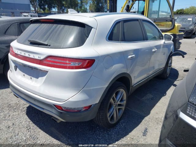 2019 LINCOLN MKC 5LMCJ3D97KUL44398 Photo 3