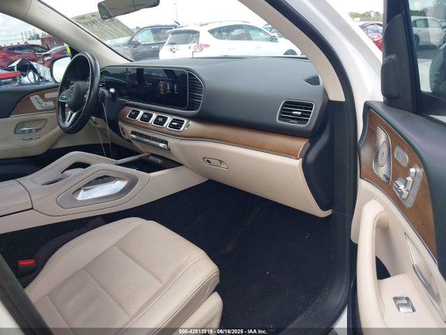 4JGFB5KB8PA943530 Mercedes-Benz m256
