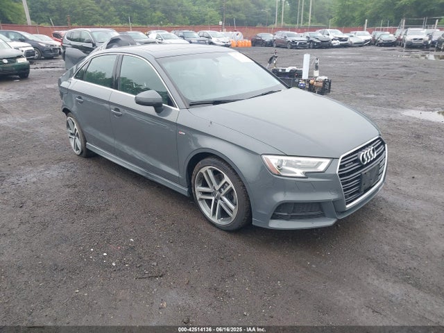 2018 AUDI A3 WAUJ8GFF0J1042405 Photo 0