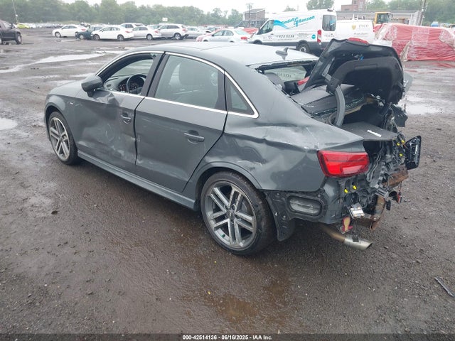 2018 AUDI A3 WAUJ8GFF0J1042405 Photo 2