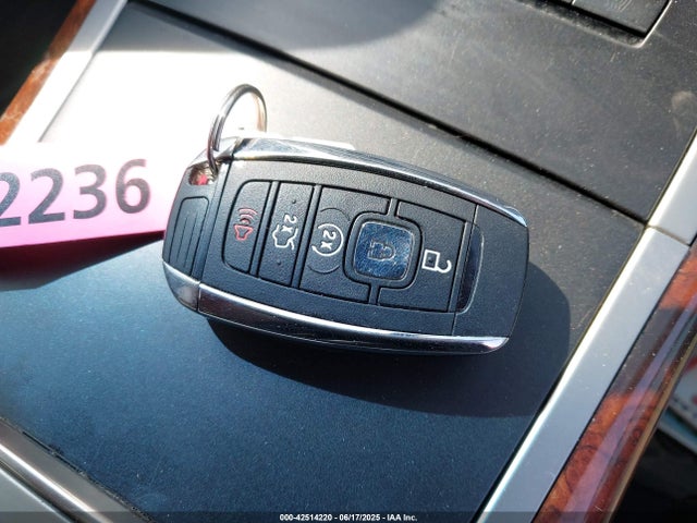 2LMPJ8LP9JBL46891 Lincoln Mkx Reserve