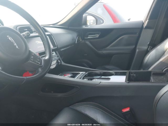 2017 JAGUAR F-PACE SADCK2BV6HA068843 Photo 4