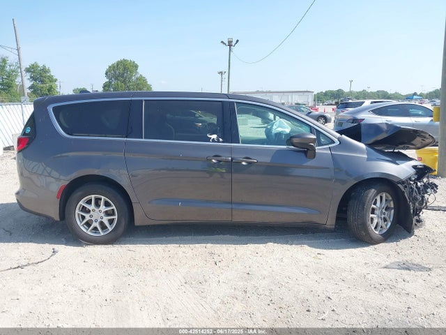 Chrysler Pacifica Touring 2017 2C4RC1DG8HR796784 Image 12