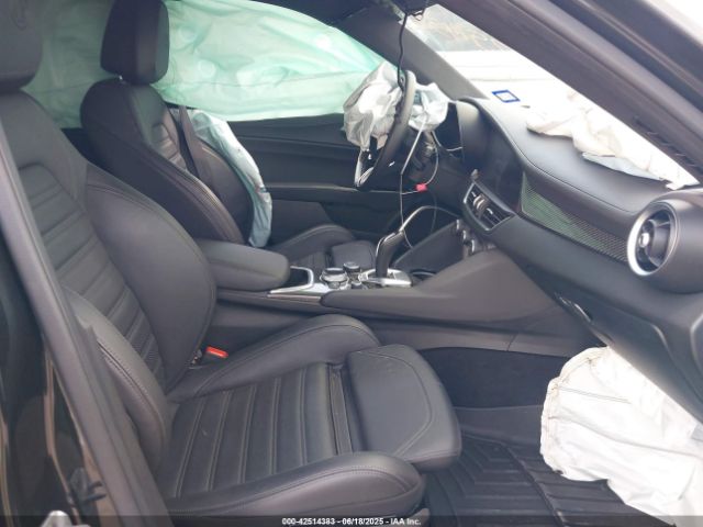 2023 ALFA ROMEO GIULIA ZARFAMEV9P7674979 Photo 4