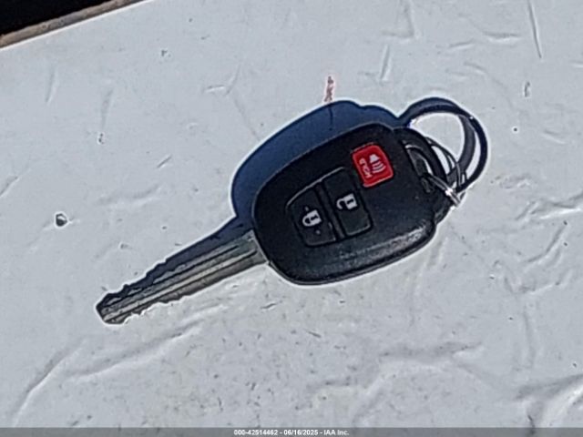 3TYRX5GN3NT066696 Toyota 2tr-fe