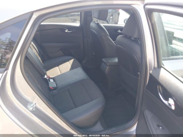3KPF54AD2PE538379 KIA mpi nu